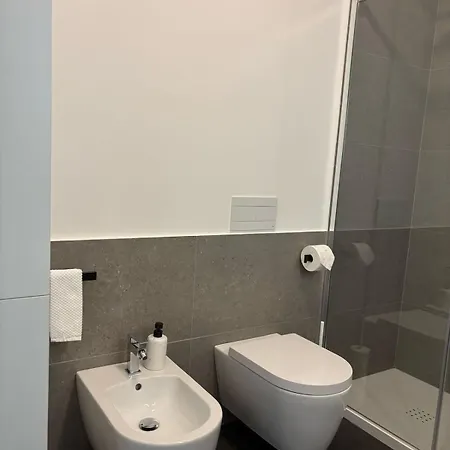 Bright With Balcony - Navigli Appartement